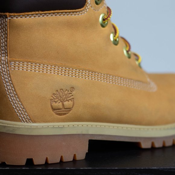 NWT Timberland 6-Inch Premium Waterproof boots For Boys - Picture 6 of 9